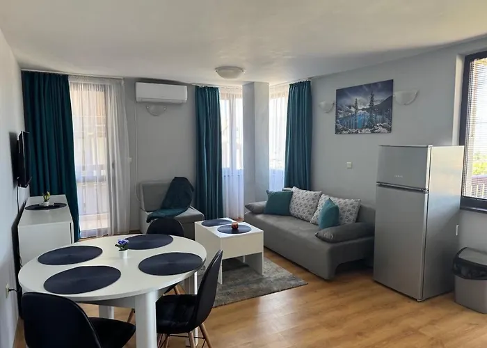 2-6 Royal Park 公寓 *