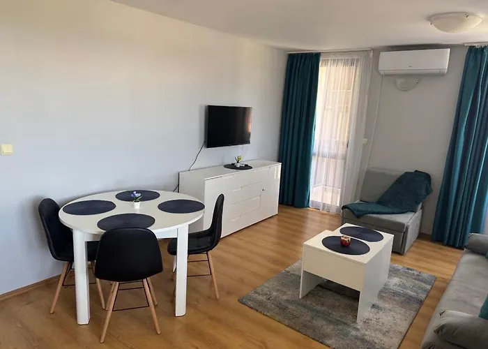 2-6 Royal Park 公寓 *